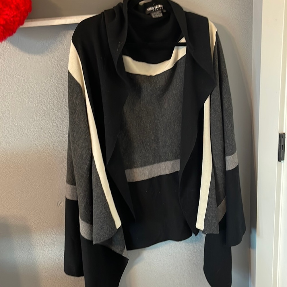 Nina Leonard Sweater/Poncho O/S